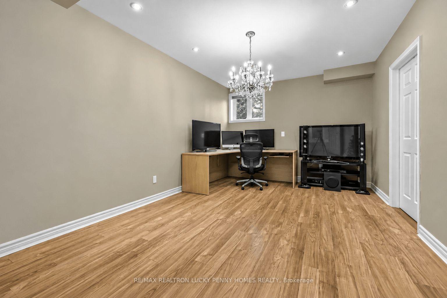 Photo 42 of 6 Devon Court, Markham, Devil's Elbow — HOMEH