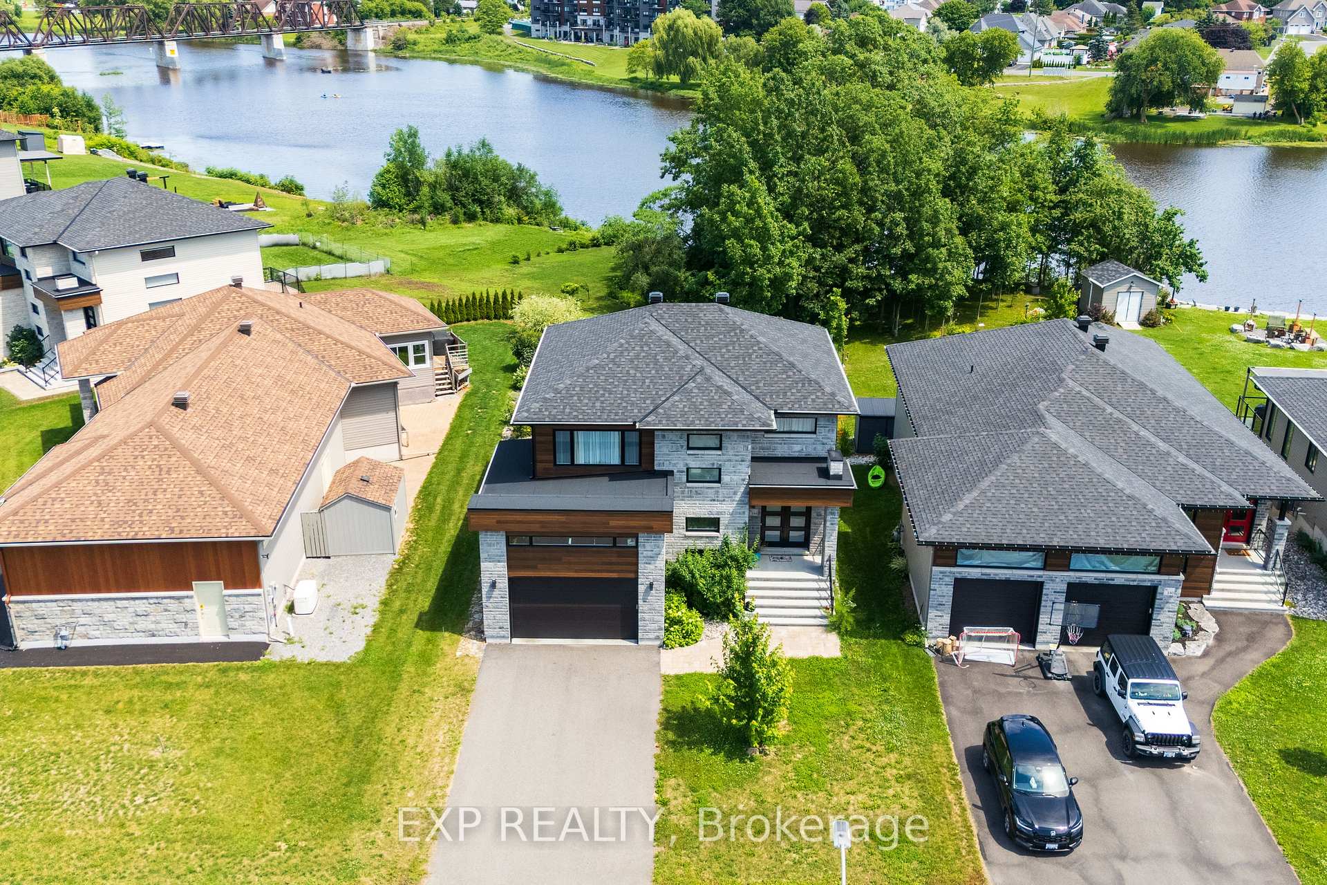 Photo 3 of 144 Argile Street, Casselman, Casselman — HOMEH