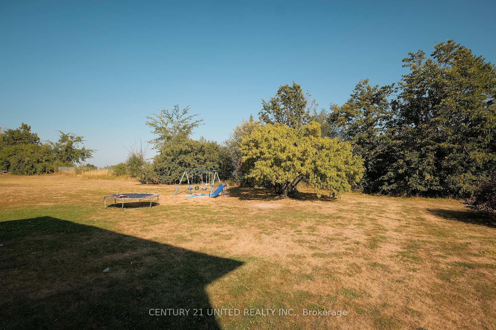 Photo 7 of 538 Crystal Drive, Peterborough, Ashburnham Ward 4 — HOMEH