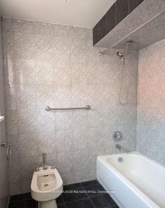 Photo 7 of Unit Main, 38 Harding Boulevard, Richmond Hill, Harding — HOMEH