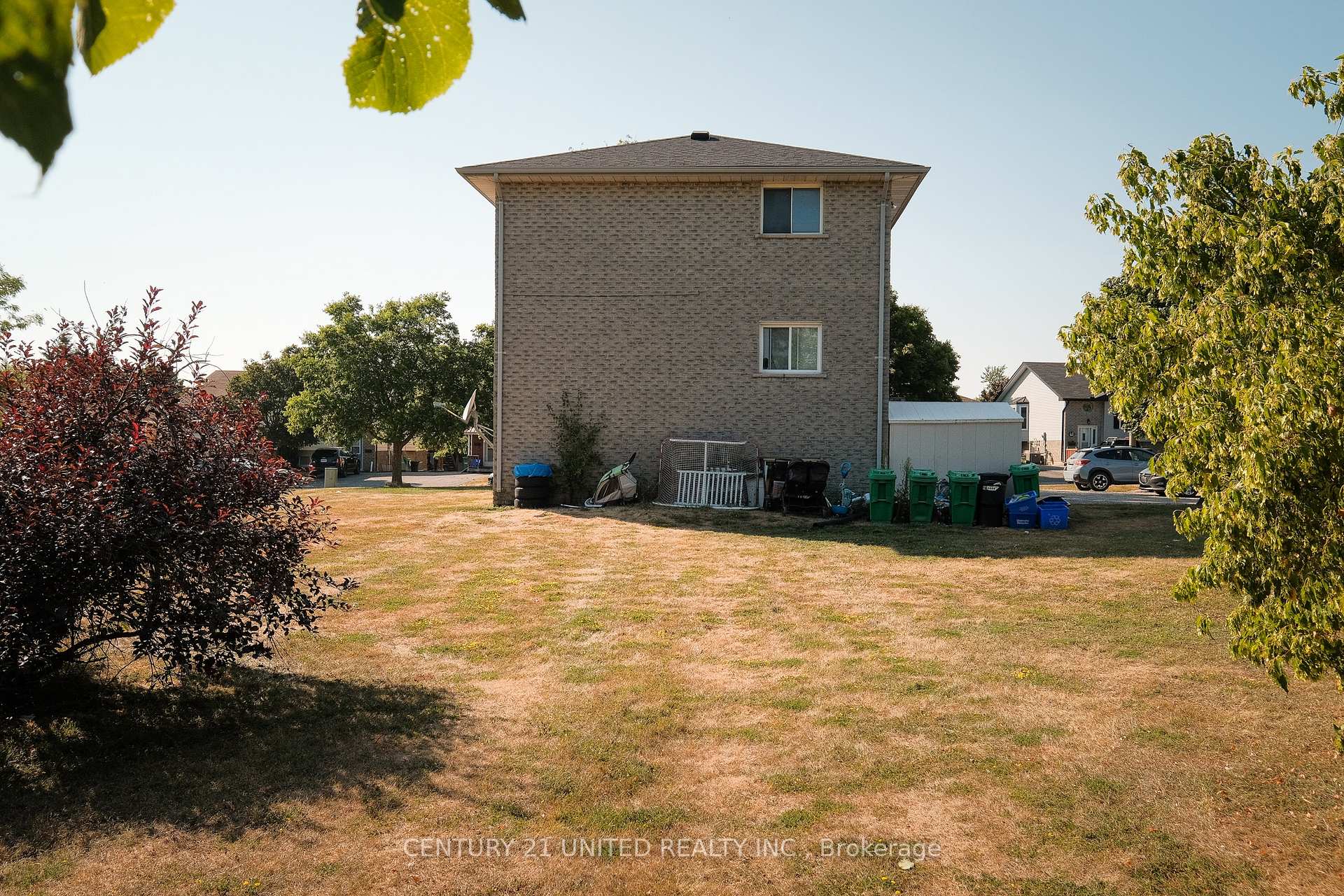 Photo 4 of 546 Crystal Drive, Peterborough, Ashburnham Ward 4 — HOMEH