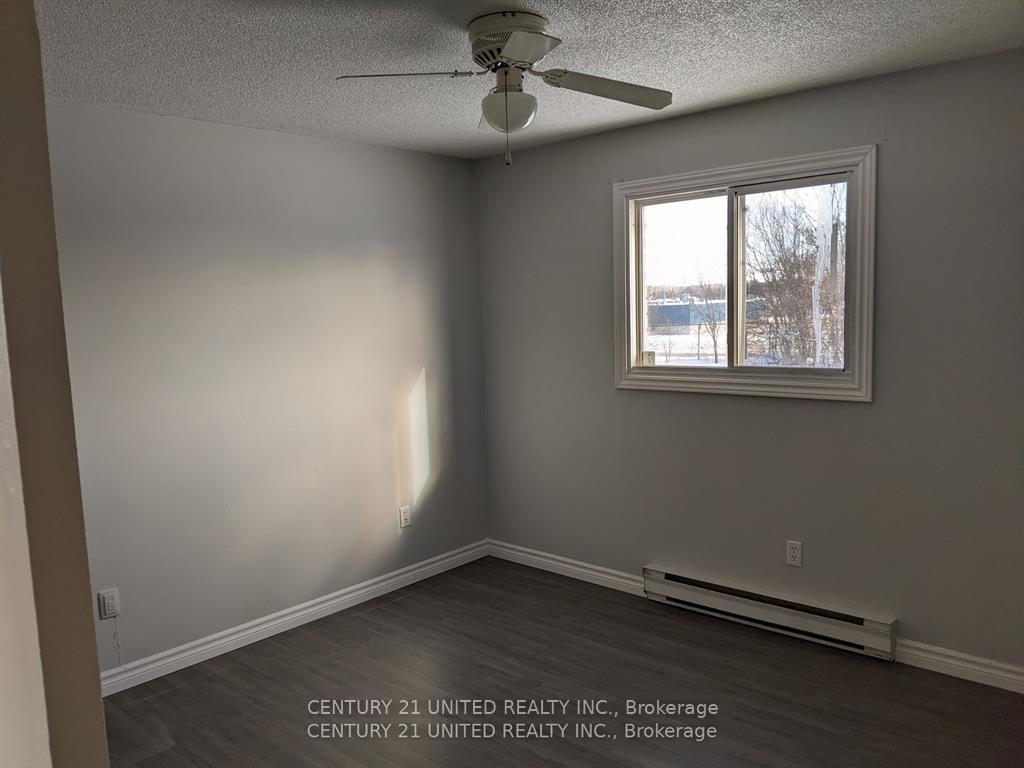 Photo 14 of 546 Crystal Drive, Peterborough, Ashburnham Ward 4 — HOMEH