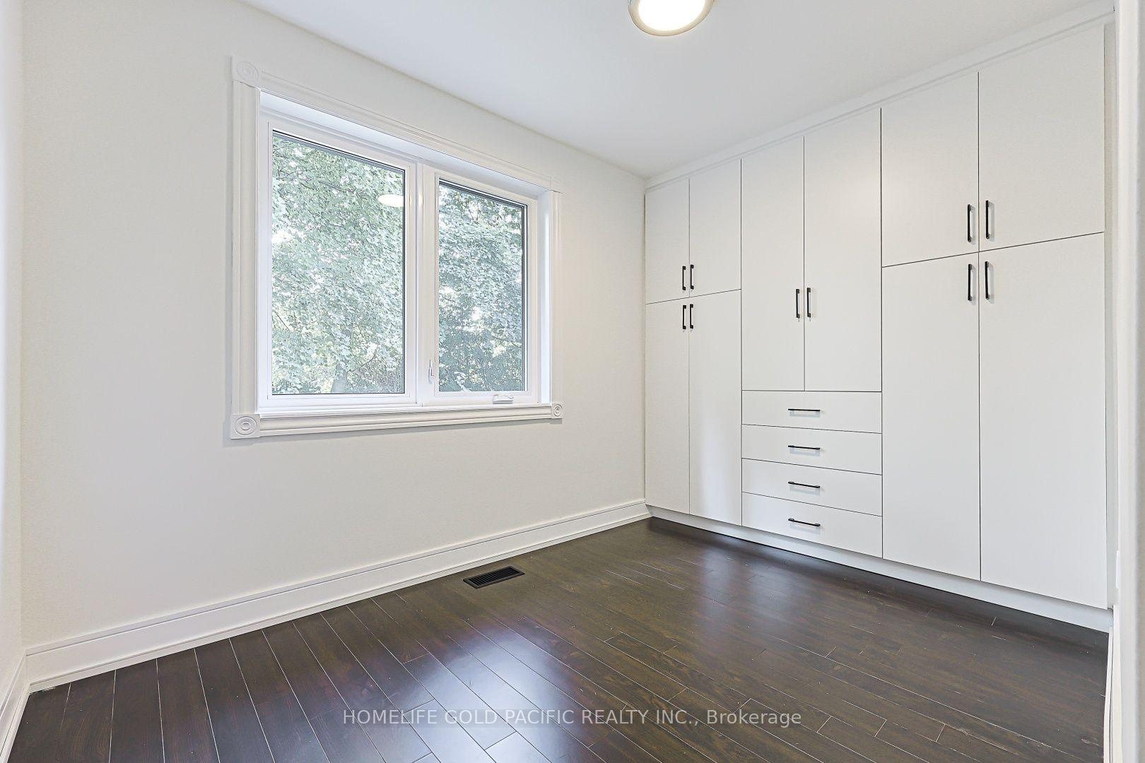 Photo 10 of 314 Wenlock (Upper) Avenue, Richmond Hill, Harding — HOMEH