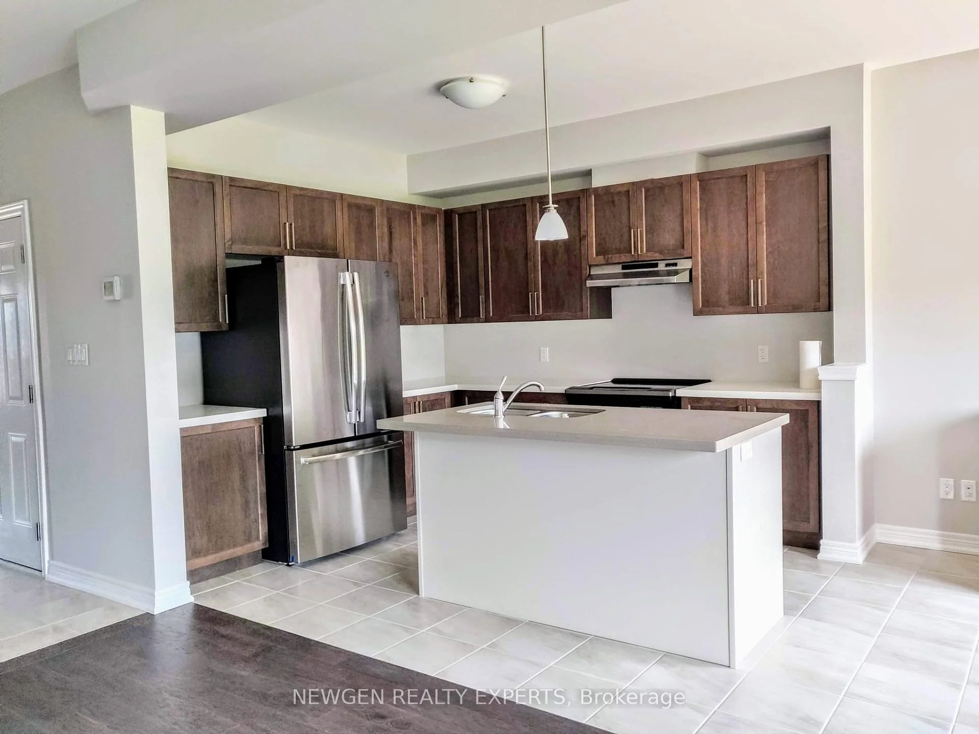Photo 4 of 58 Severino Circle, West Lincoln, Smithville — HOMEH