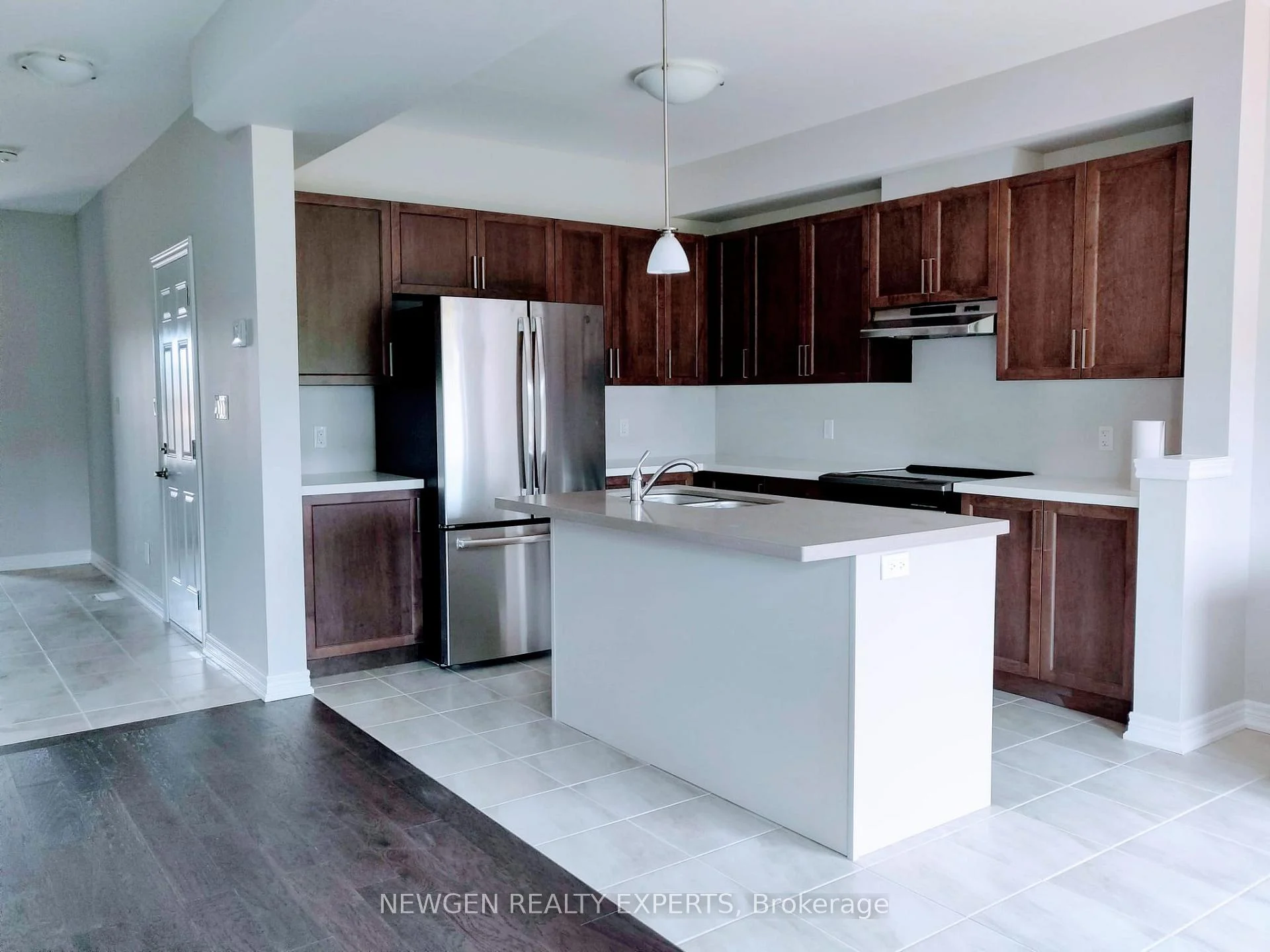 Photo 10 of 58 Severino Circle, West Lincoln, Smithville — HOMEH