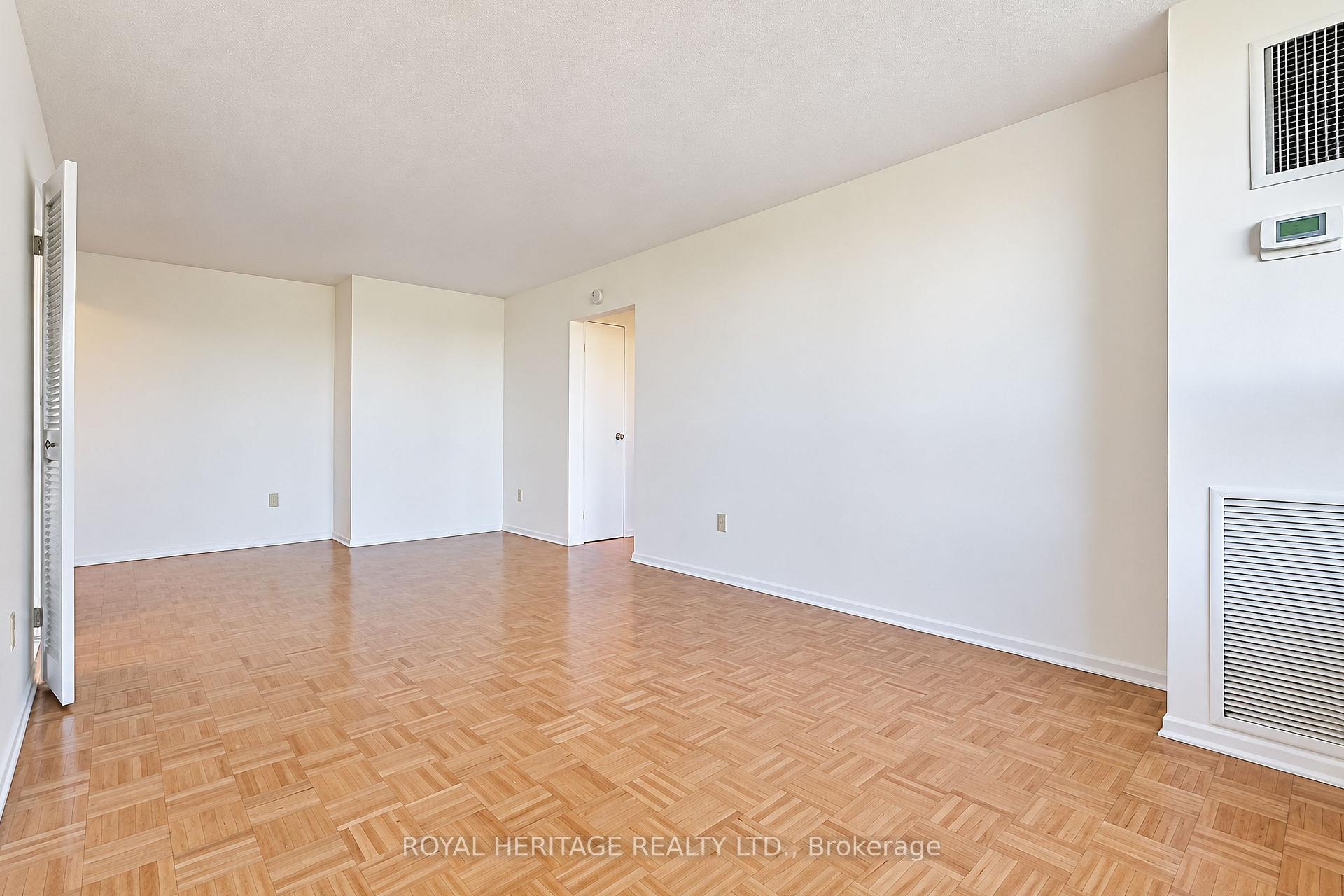 Photo 6 of Unit 603, 10 Edgecliff Golfway, Toronto, Flemingdon Park — HOMEH