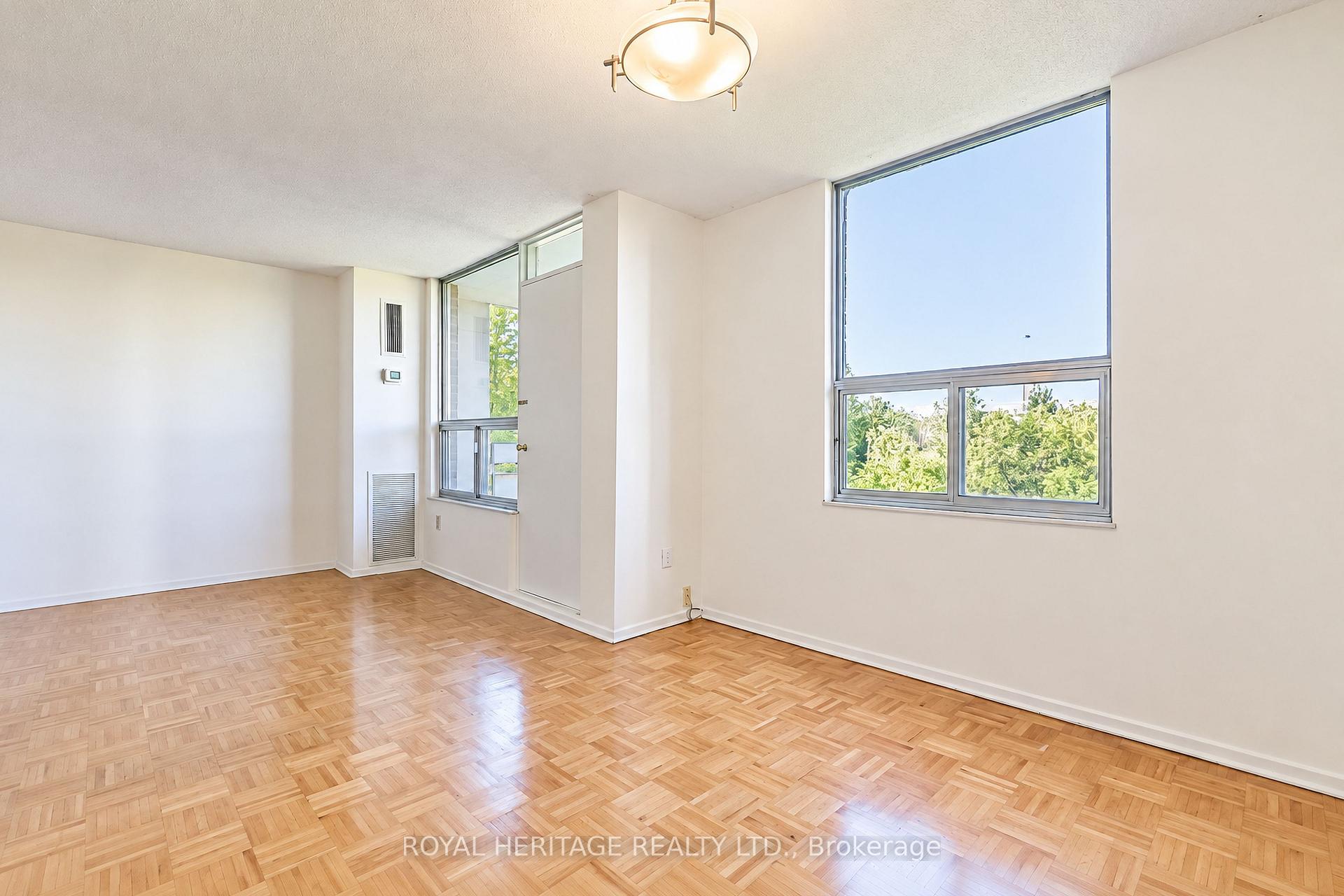 Photo 16 of Unit 603, 10 Edgecliff Golfway, Toronto, Flemingdon Park — HOMEH