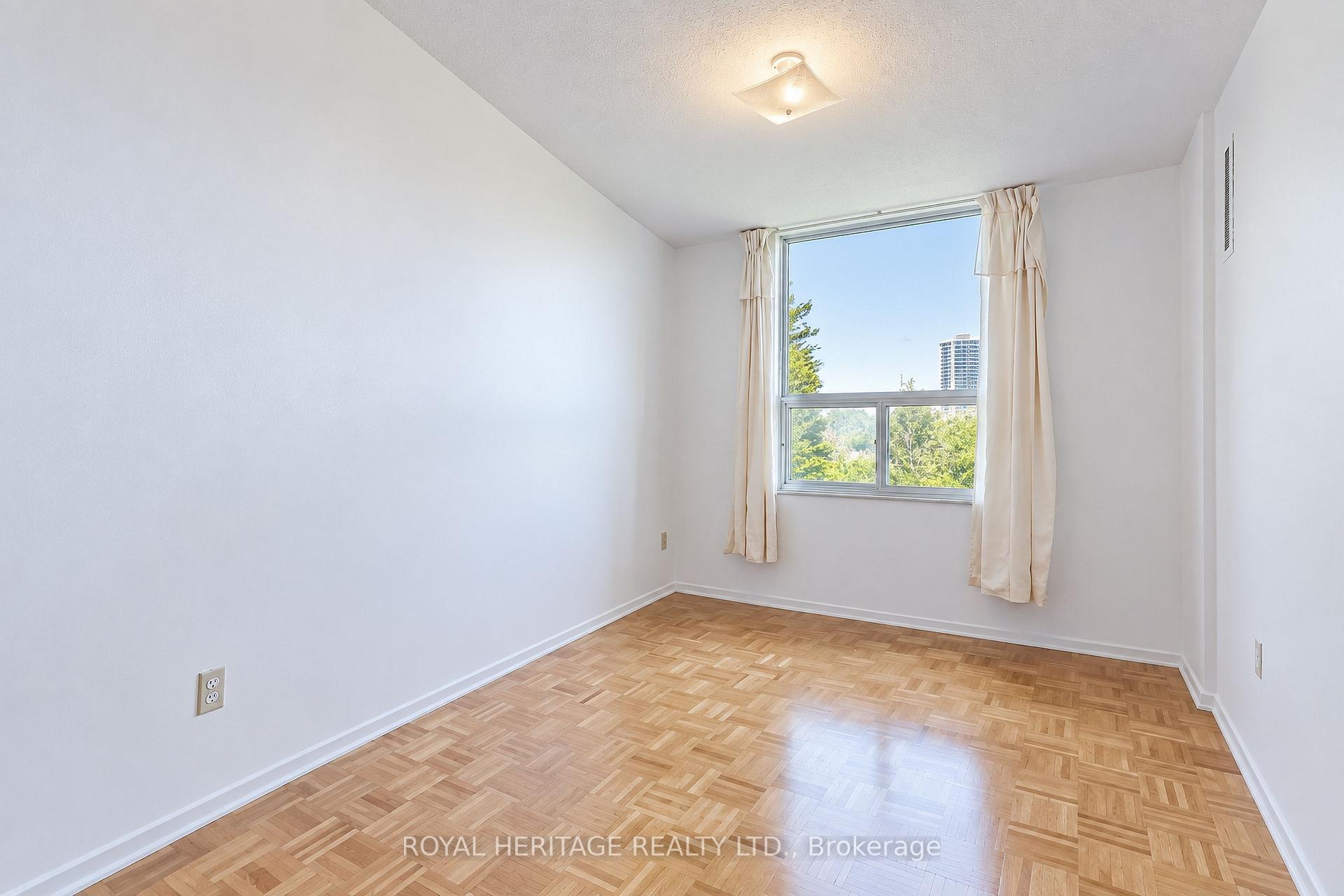 Photo 32 of Unit 603, 10 Edgecliff Golfway, Toronto, Flemingdon Park — HOMEH