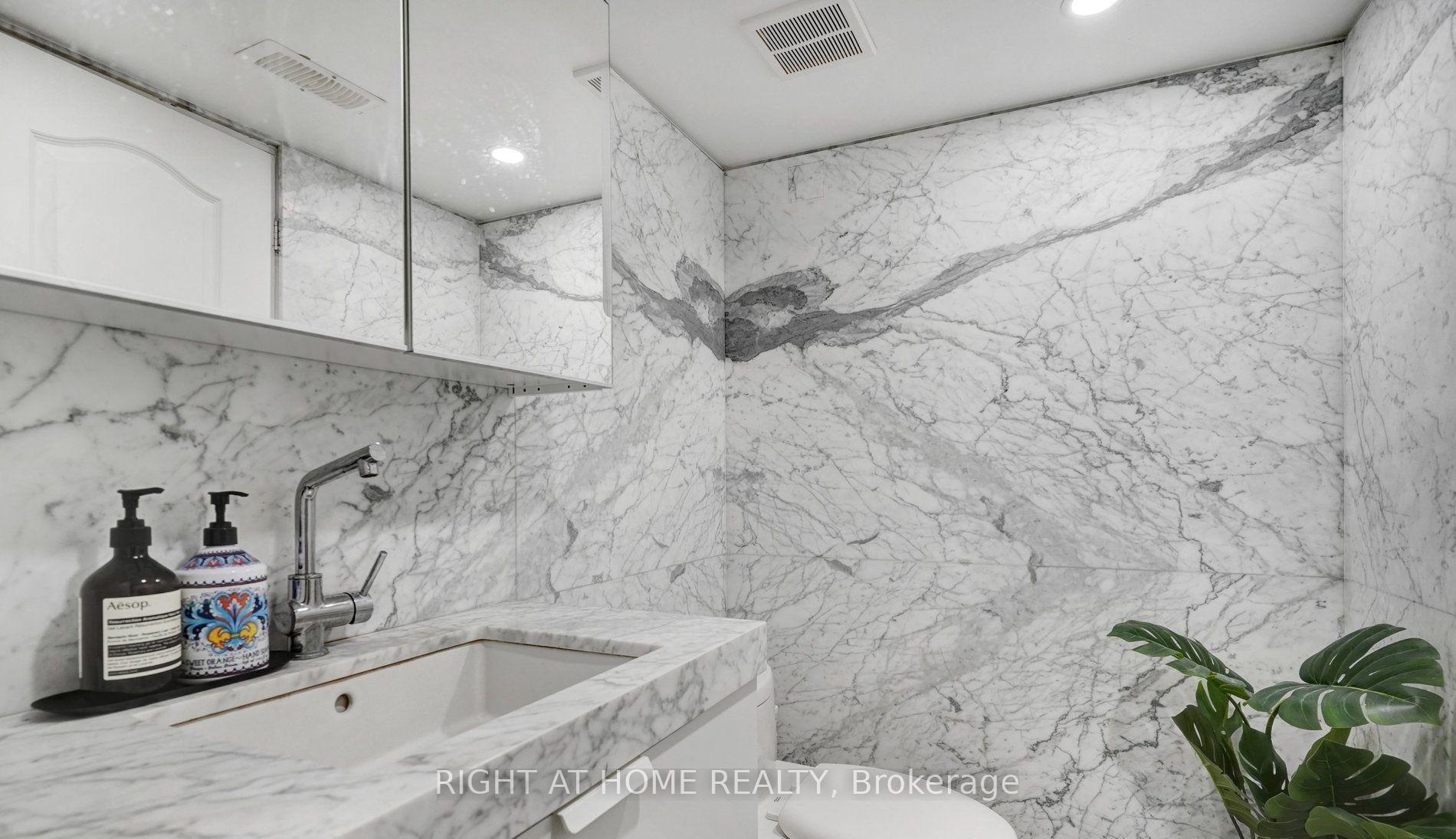 Photo 2 of Unit Lower, 35 Chryessa Avenue, Toronto, Rockcliffe-Smythe — HOMEH