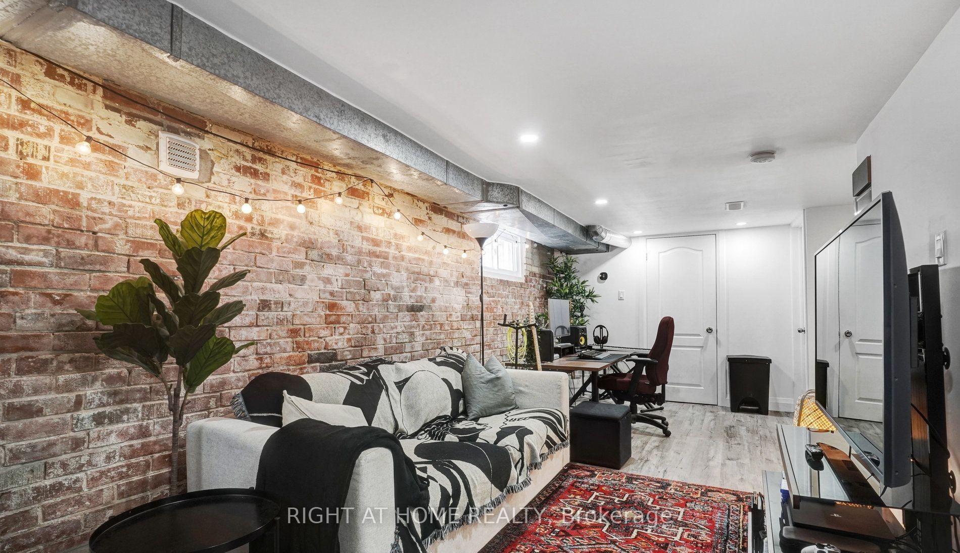 Photo 8 of Unit Lower, 35 Chryessa Avenue, Toronto, Rockcliffe-Smythe — HOMEH