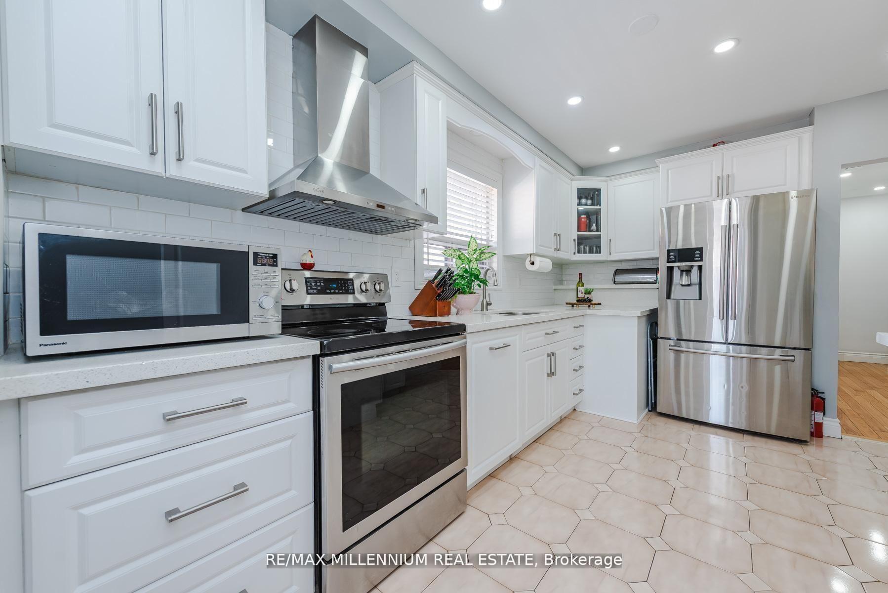 Photo 14 of 13 Cumberland Drive, Brampton, Brampton North — HOMEH