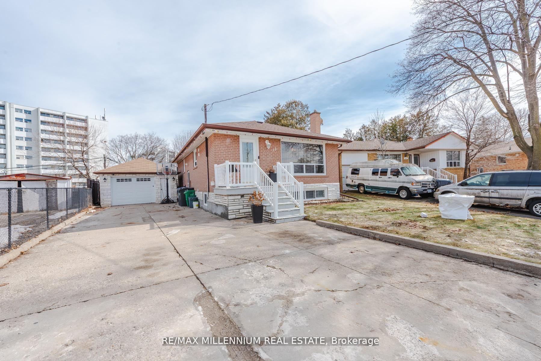 Photo 29 of 13 Cumberland Drive, Brampton, Brampton North — HOMEH