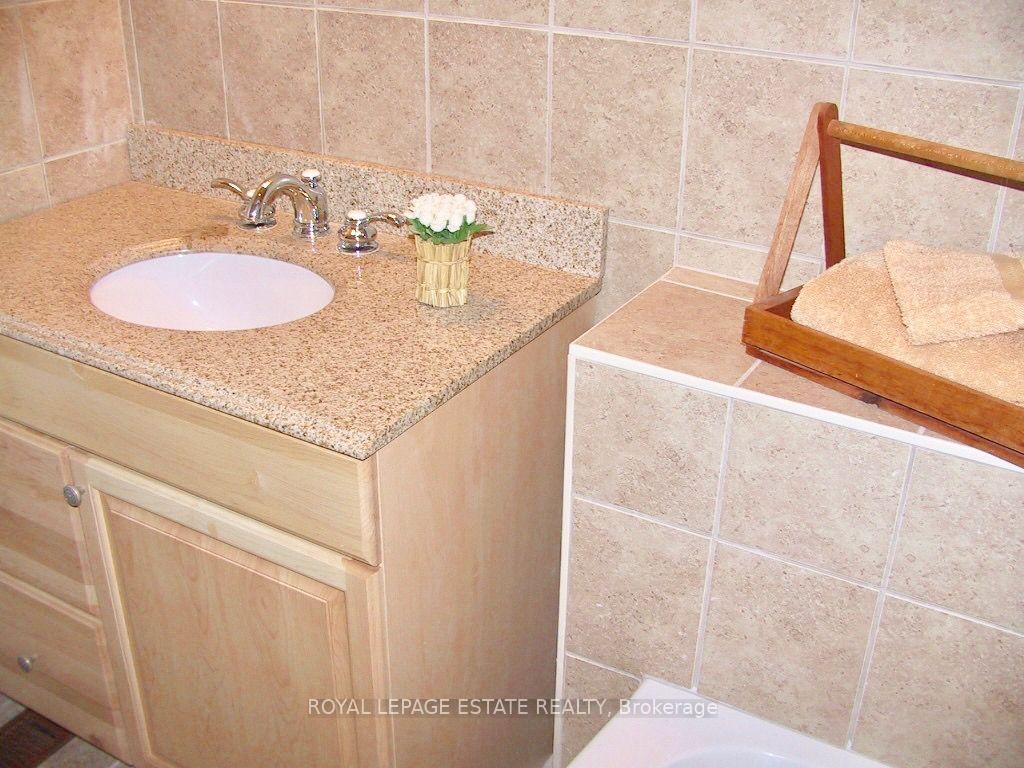 Photo 11 of Unit B, 314 Avenue Road, Toronto, Casa Loma — HOMEH
