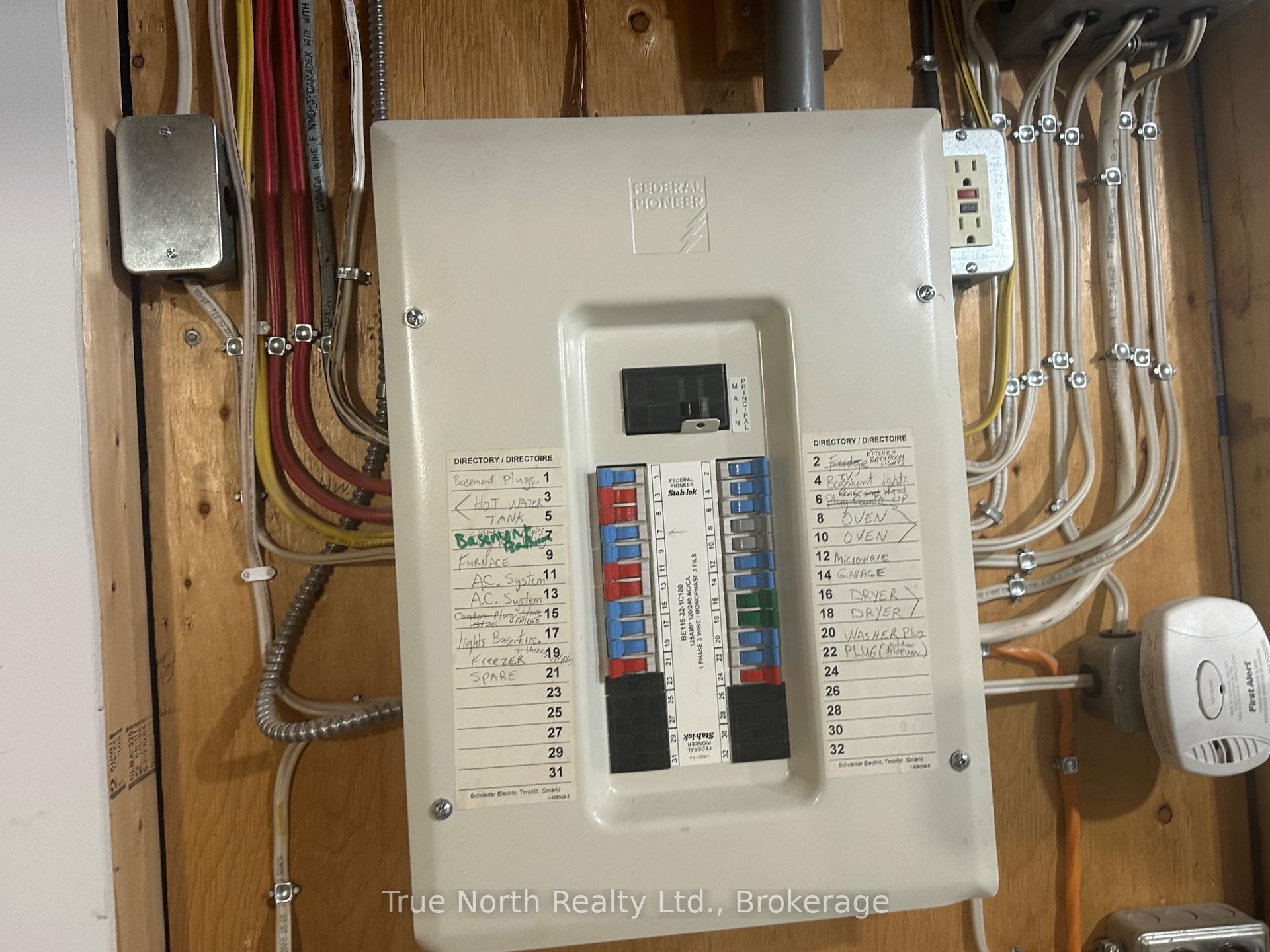 Photo 13 of 8 Montgomery Avenue, Kapuskasing — HOMEH