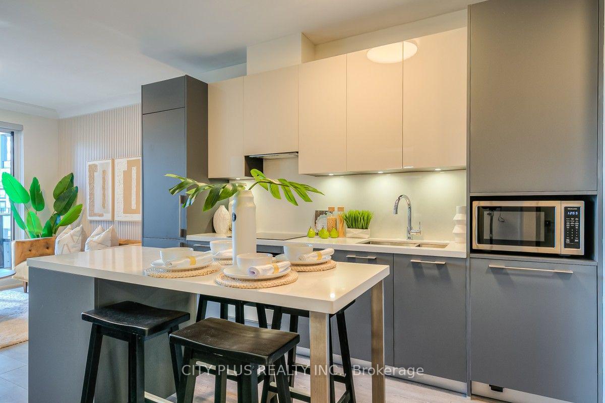 Photo 8 of Unit 728, 38 Water Walk Drive, Markham, Unionville — HOMEH