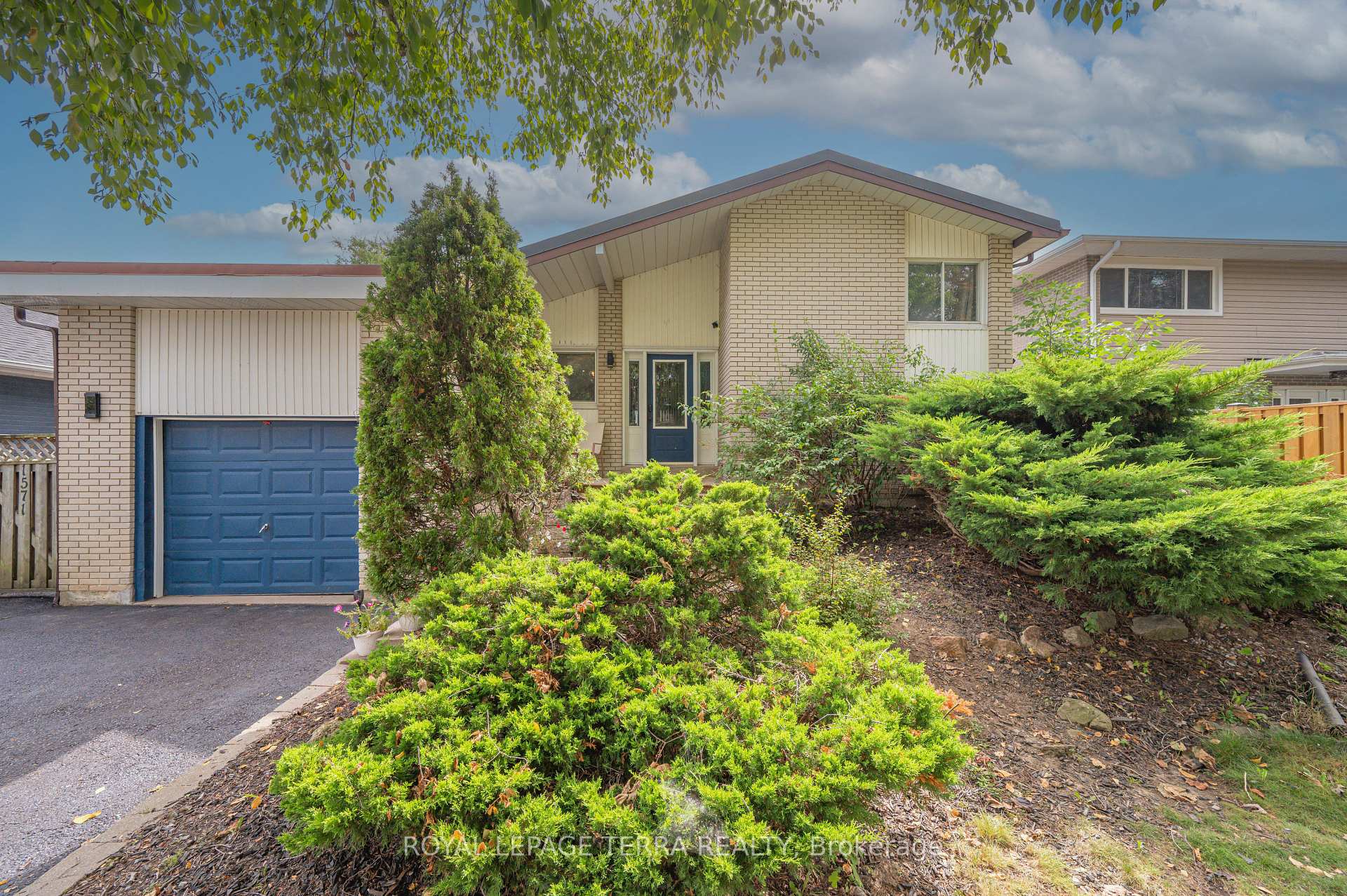 Photo 1 of 1571 Lewisham Drive, Mississauga, Clarkson — HOMEH