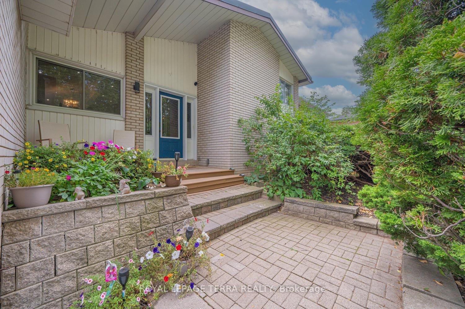 Photo 5 of 1571 Lewisham Drive, Mississauga, Clarkson — HOMEH