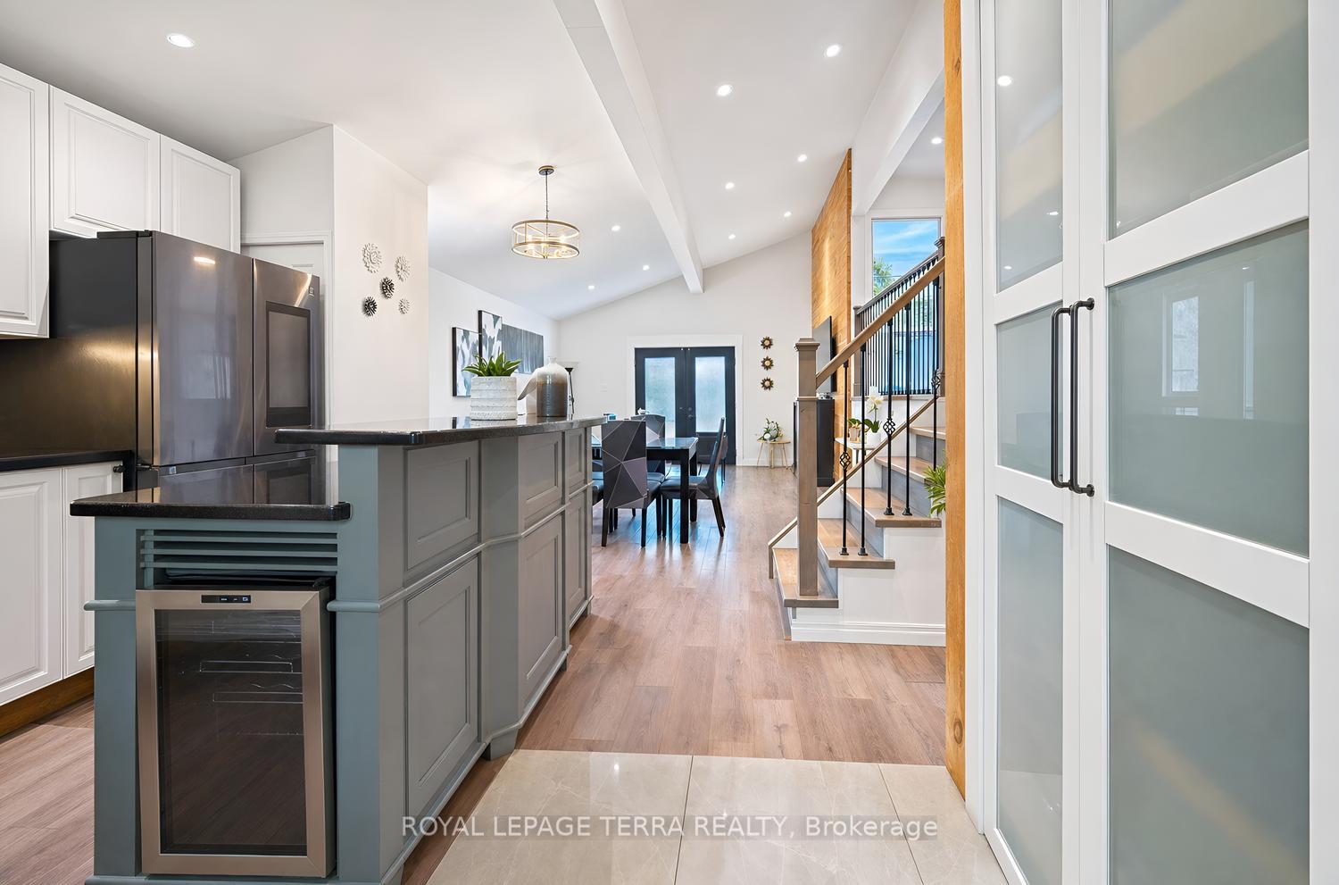 Photo 7 of 1571 Lewisham Drive, Mississauga, Clarkson — HOMEH