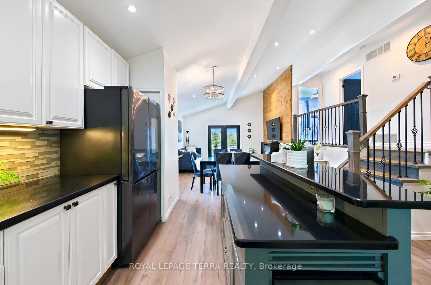 Photo 16 of 1571 Lewisham Drive, Mississauga, Clarkson — HOMEH