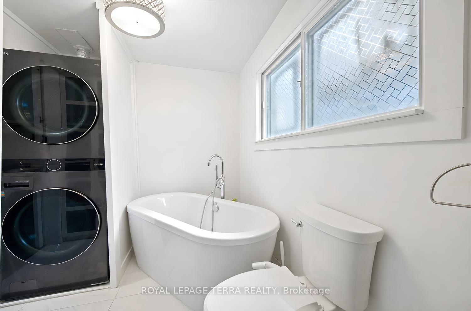 Photo 31 of 1571 Lewisham Drive, Mississauga, Clarkson — HOMEH