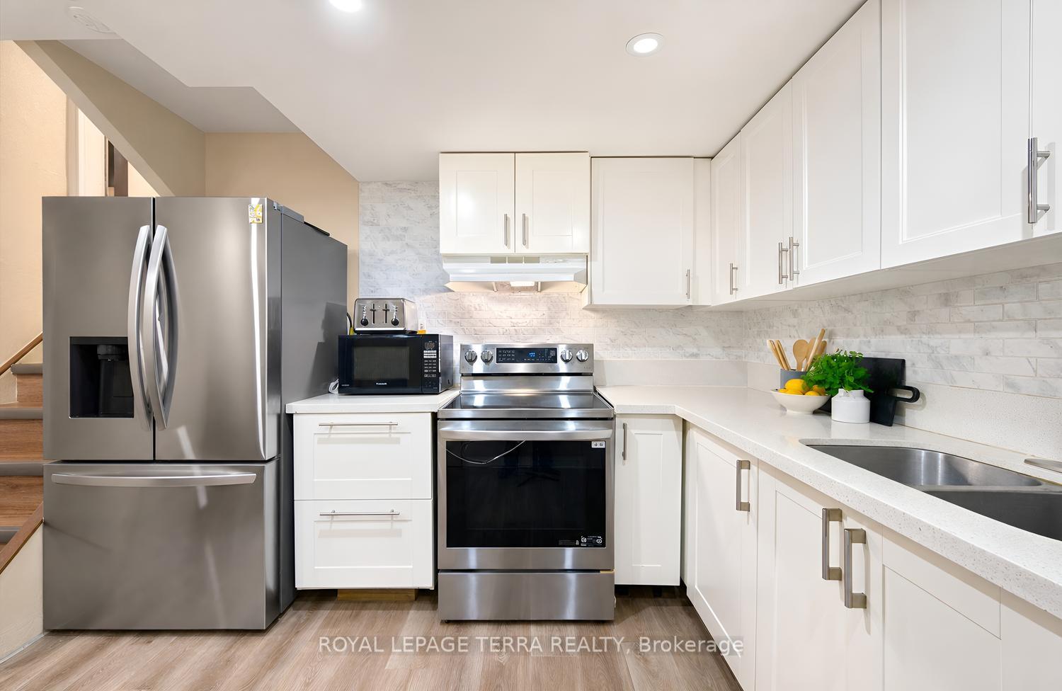 Photo 41 of 1571 Lewisham Drive, Mississauga, Clarkson — HOMEH