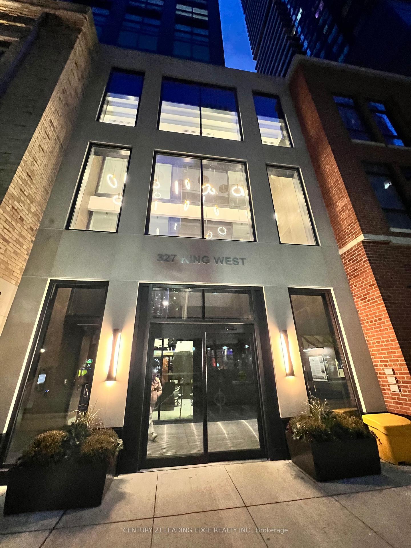 Photo of Unit 3804, 327 King Street W