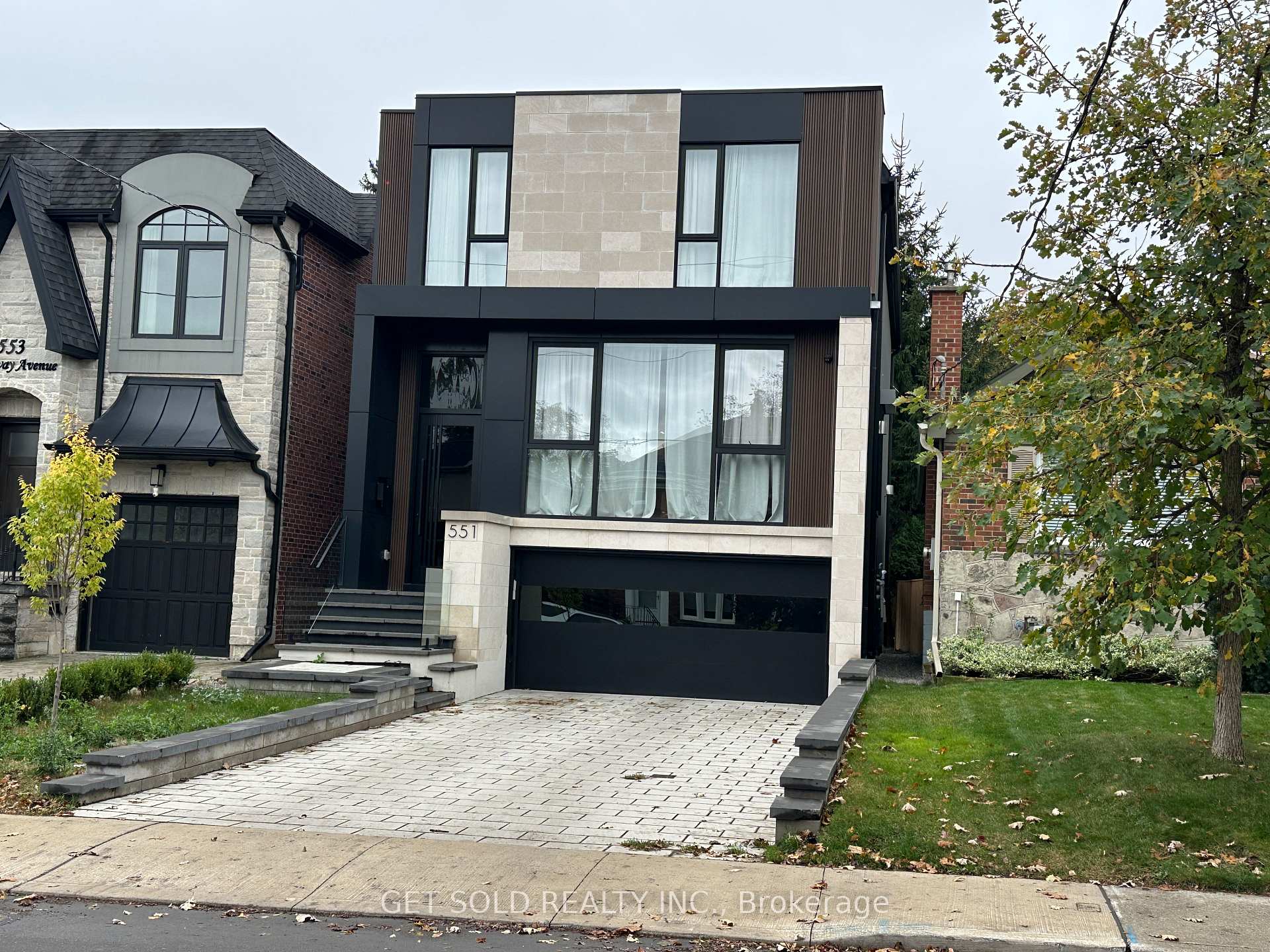 Photo of 551 Broadway Avenue