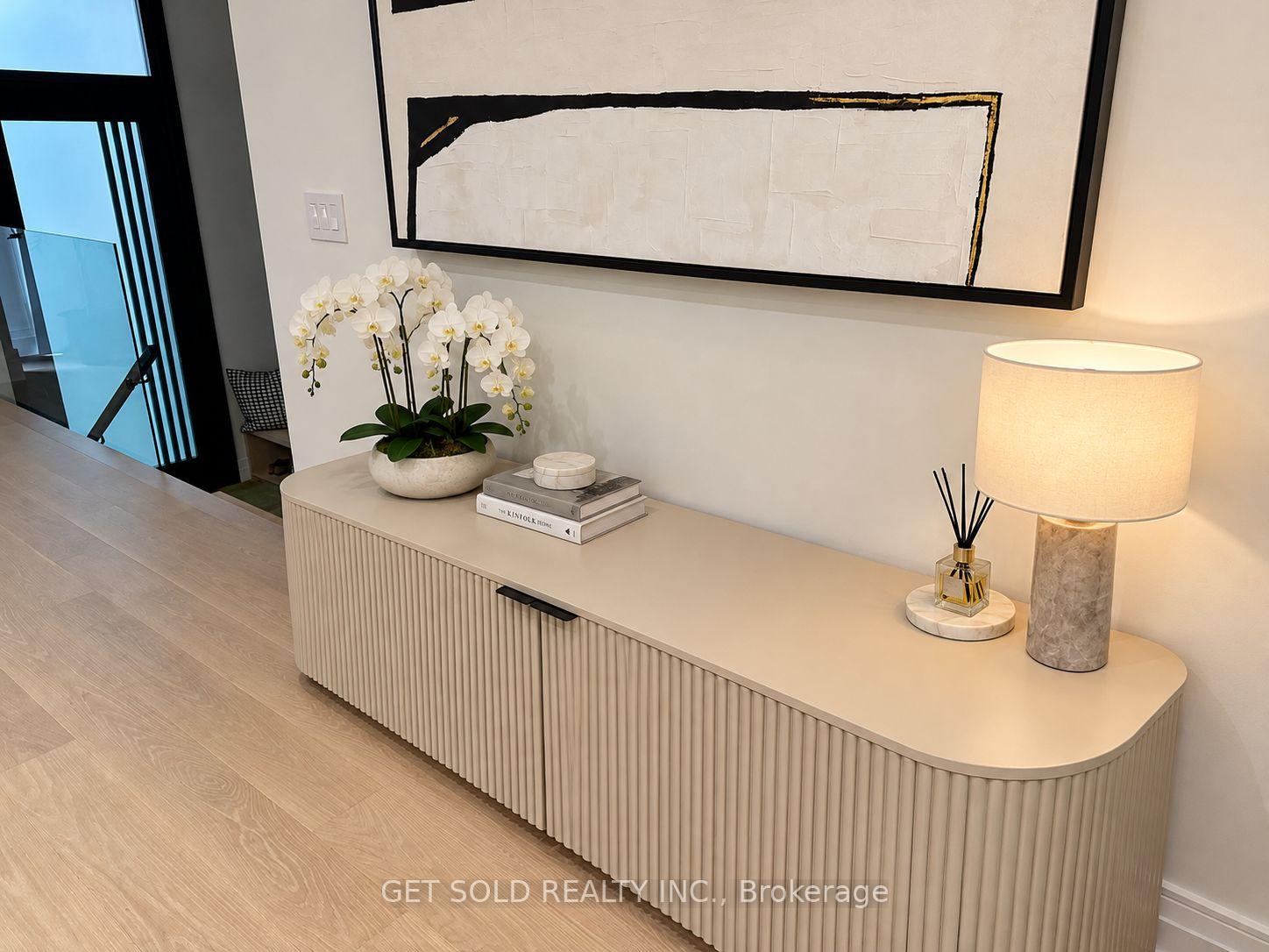 Photo 5 of 551 Broadway Avenue, Toronto, Leaside — HOMEH
