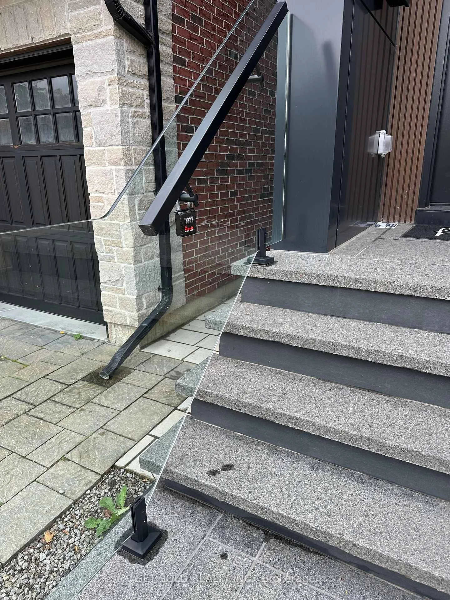 Photo 13 of 551 Broadway Avenue, Toronto, Leaside — HOMEH