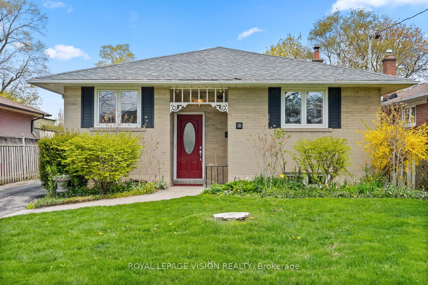 Photo 2 of 6 Macduff Crescent, Scarborough, Cliffcrest — HOMEH