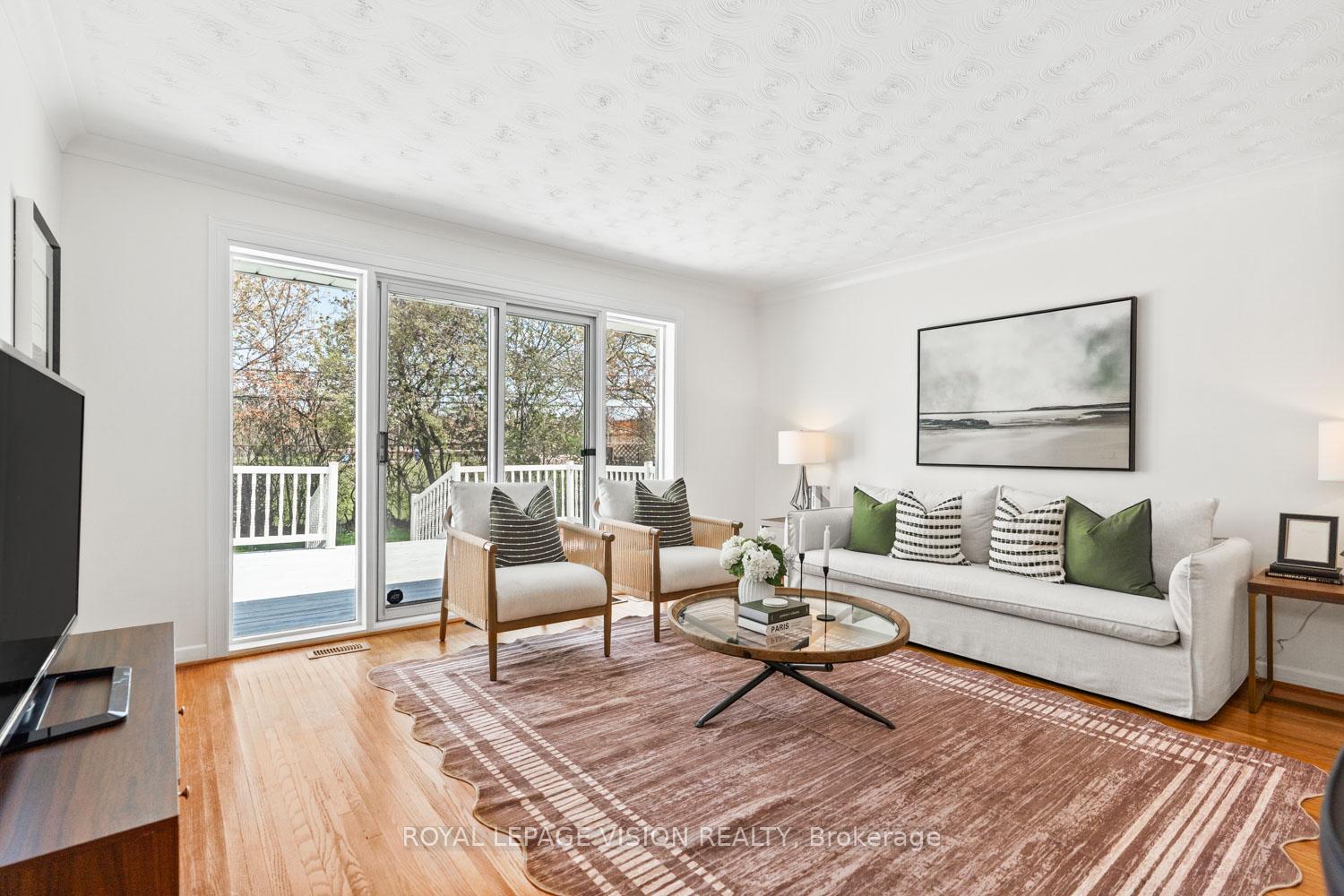 Photo 4 of 6 Macduff Crescent, Scarborough, Cliffcrest — HOMEH