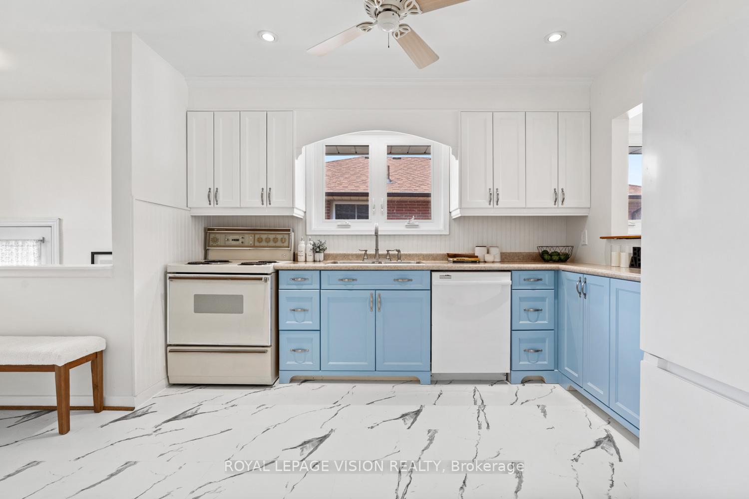 Photo 12 of 6 Macduff Crescent, Scarborough, Cliffcrest — HOMEH