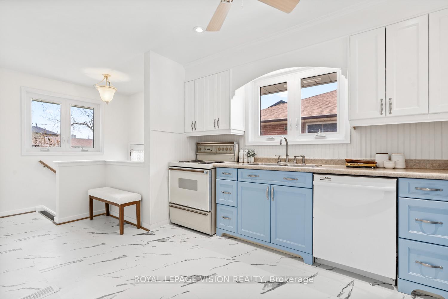 Photo 13 of 6 Macduff Crescent, Scarborough, Cliffcrest — HOMEH