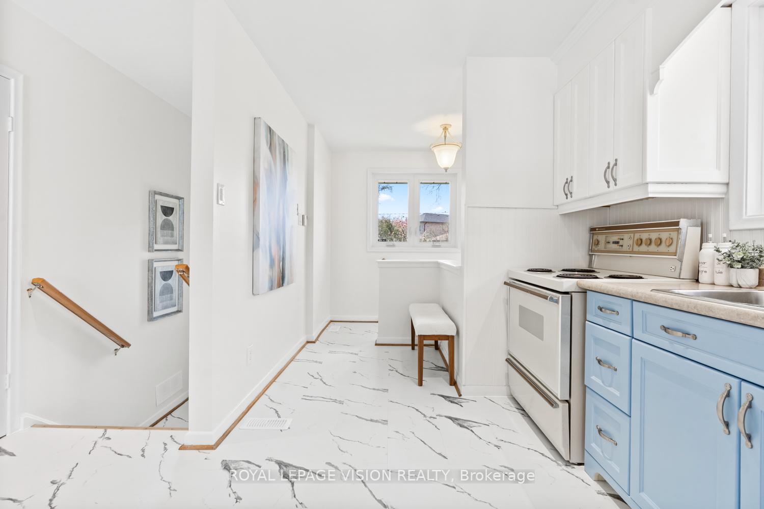 Photo 14 of 6 Macduff Crescent, Scarborough, Cliffcrest — HOMEH