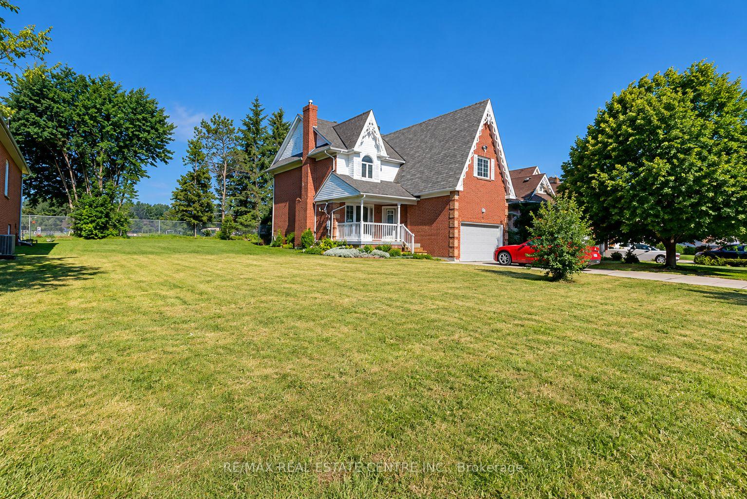 Photo 2 of 544 Park Avenue, Shelburne — HOMEH