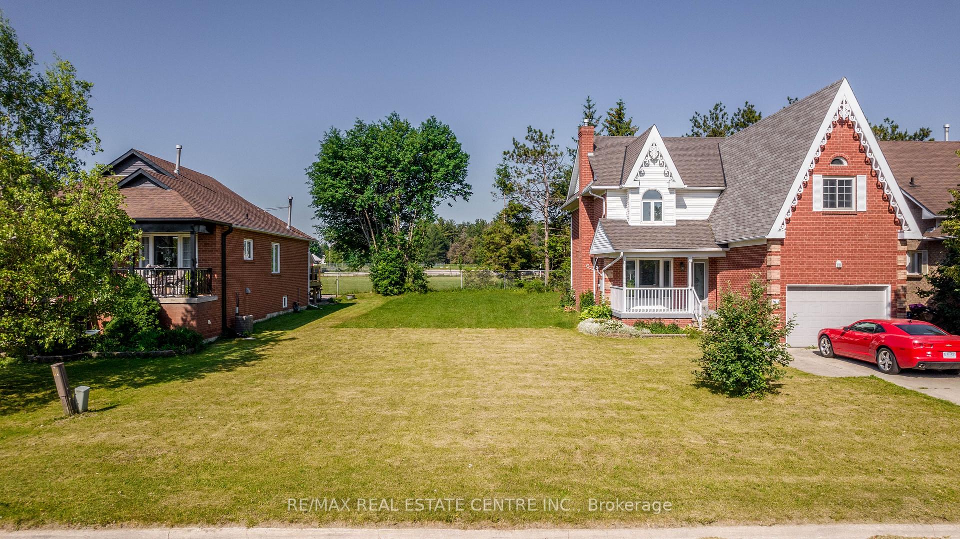 Photo 12 of 544 Park Avenue, Shelburne — HOMEH