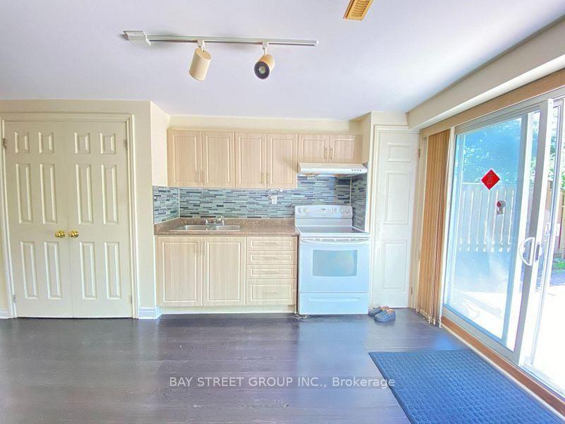 Photo 7 of Unit Basement, 19 Redwood Lane, Markham, Unionville — HOMEH