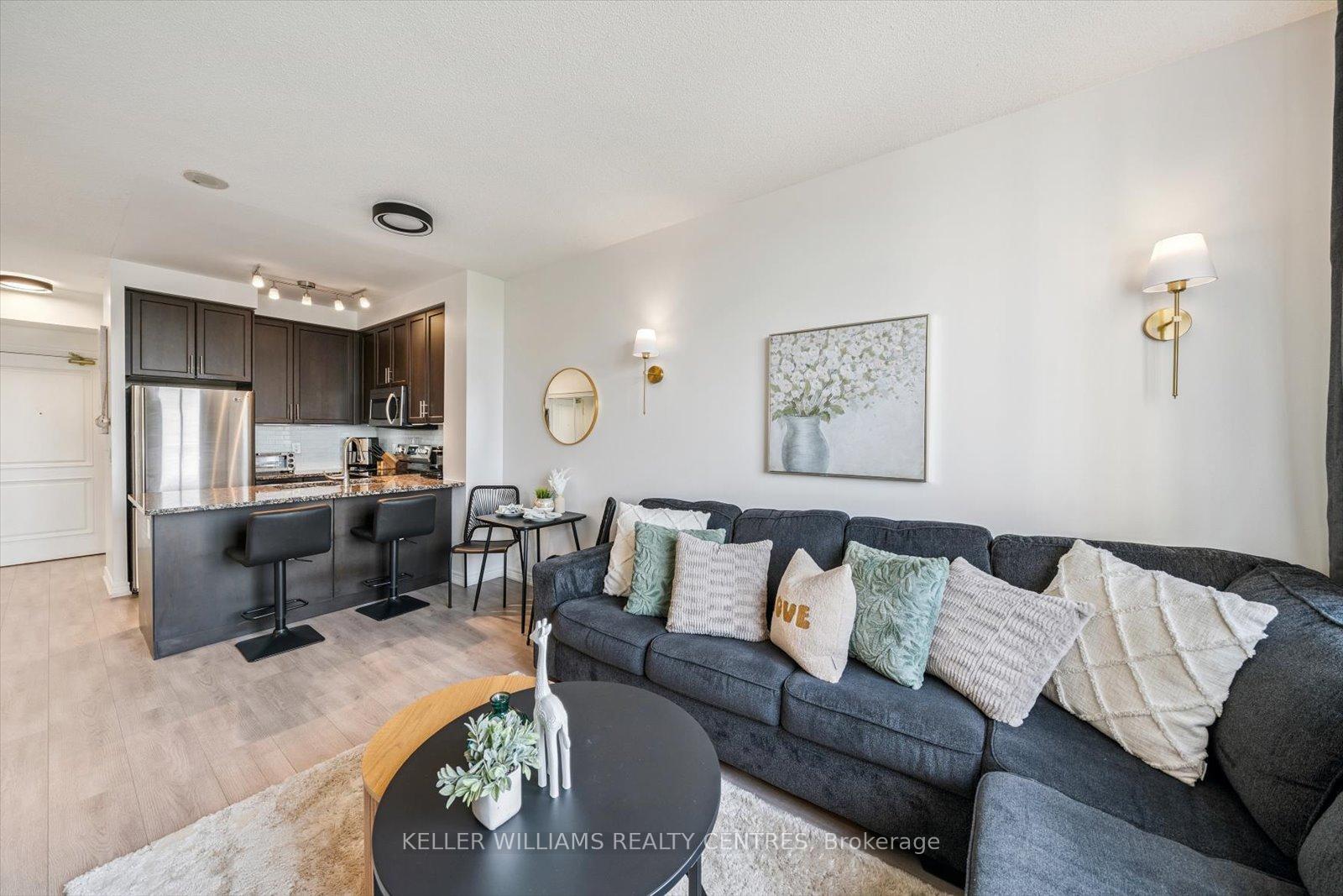 Photo 2 of Unit 902, 9245 Jane Street, Vaughan, Maple — HOMEH