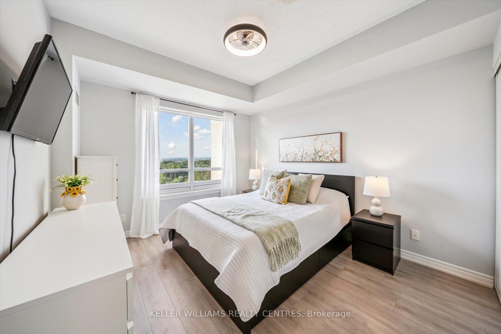 Photo 4 of Unit 902, 9245 Jane Street, Vaughan, Maple — HOMEH