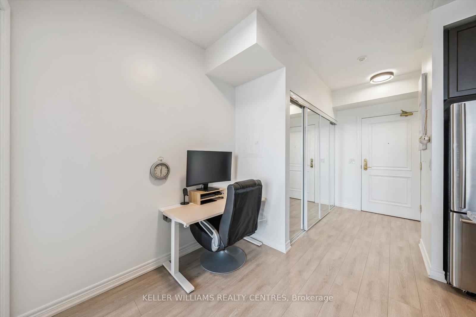 Photo 6 of Unit 902, 9245 Jane Street, Vaughan, Maple — HOMEH
