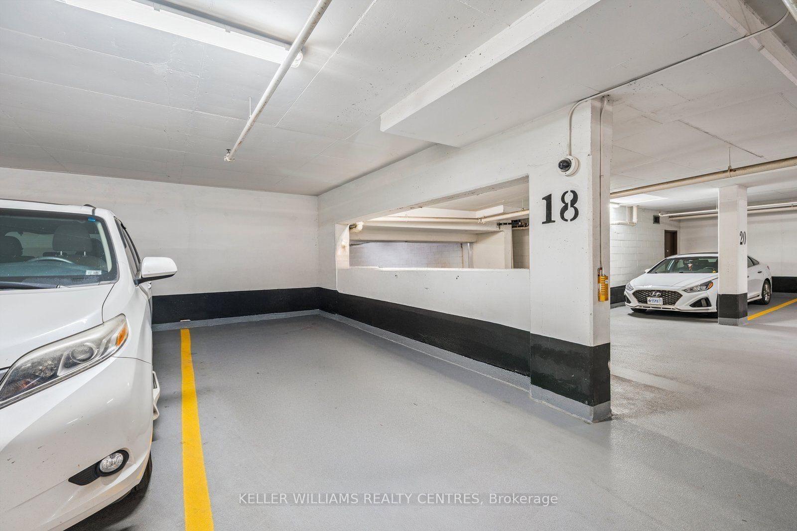 Photo 7 of Unit 902, 9245 Jane Street, Vaughan, Maple — HOMEH
