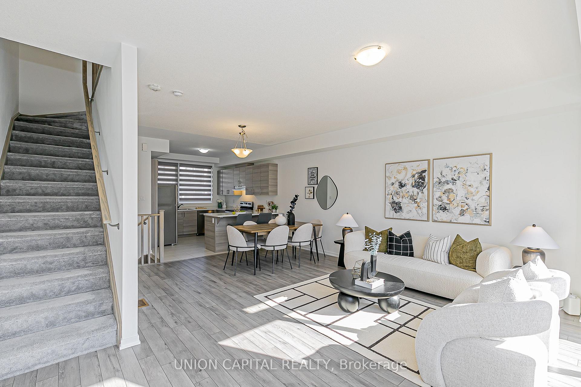 Photo 12 of 799 Stanstead Path, Oshawa, Samac — HOMEH