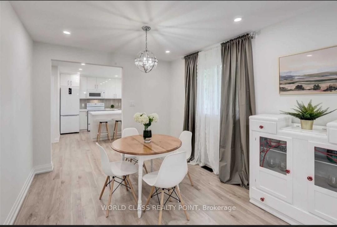 Photo 3 of 31 Grove Park Crescent, North York, Don Valley Village — HOMEH