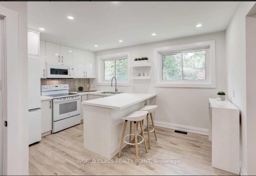 Photo 4 of 31 Grove Park Crescent, North York, Don Valley Village — HOMEH