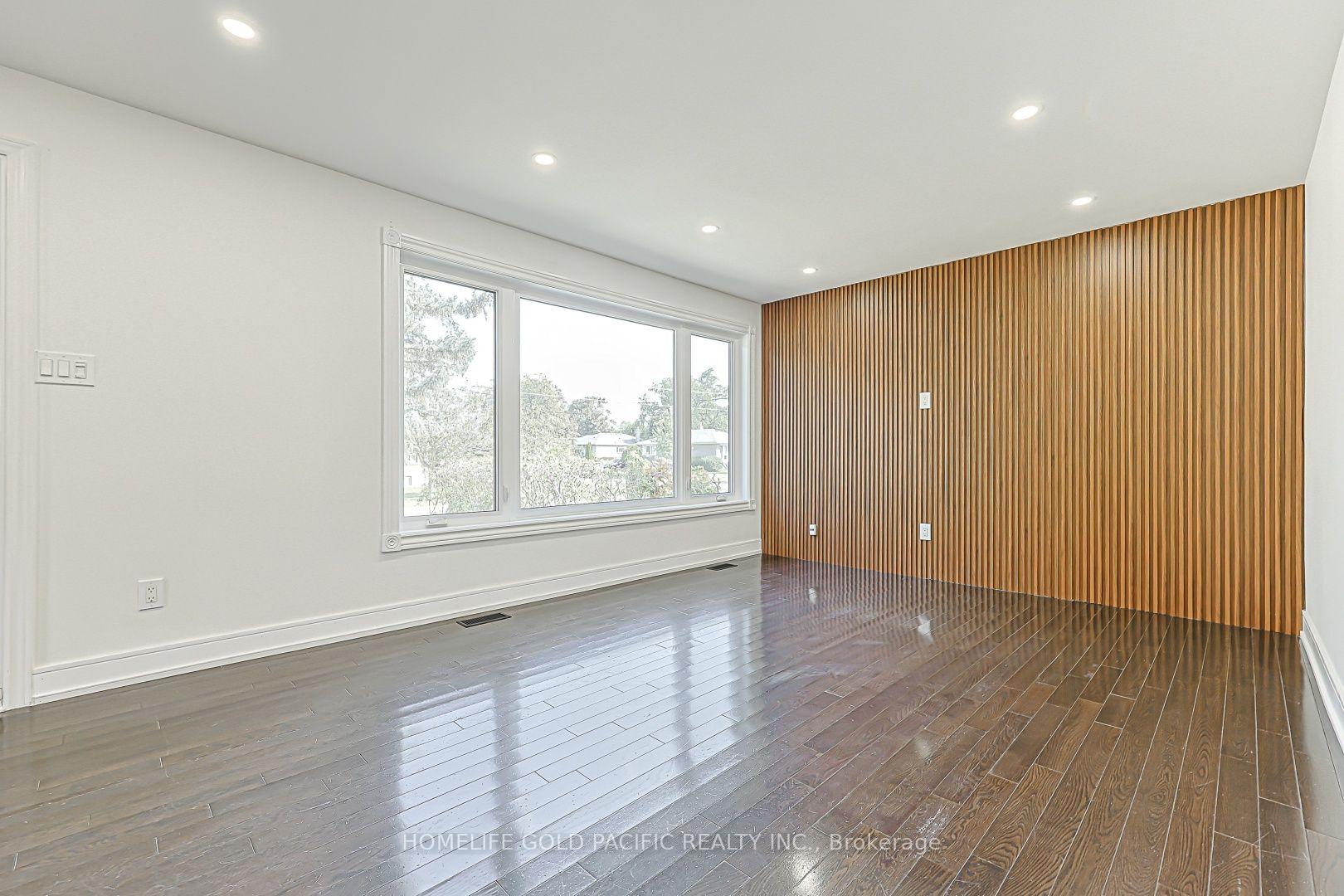 Photo 4 of 314 Wenlock Avenue, Richmond Hill, Harding — HOMEH