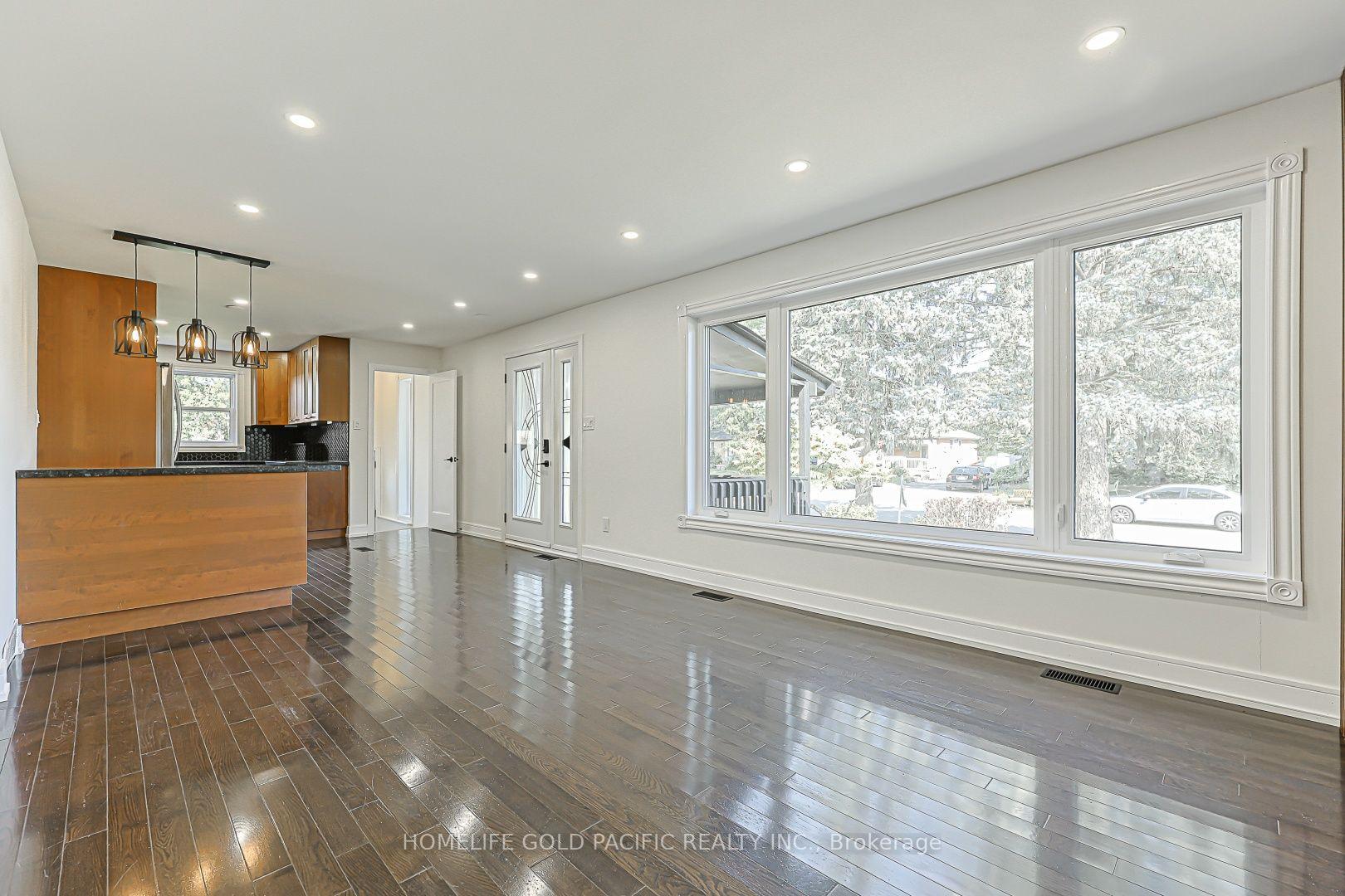 Photo 5 of 314 Wenlock Avenue, Richmond Hill, Harding — HOMEH