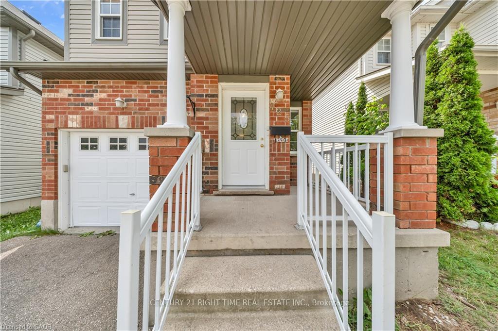 Photo 3 of 425 Speckled Alder Street, Waterloo, Erbsville/Laurelwood — HOMEH