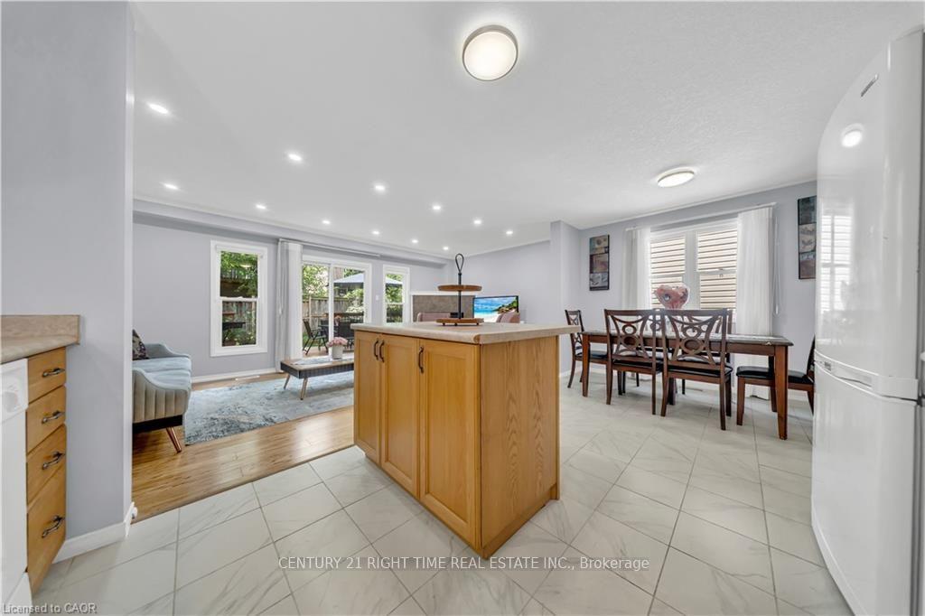 Photo 14 of 425 Speckled Alder Street, Waterloo, Erbsville/Laurelwood — HOMEH