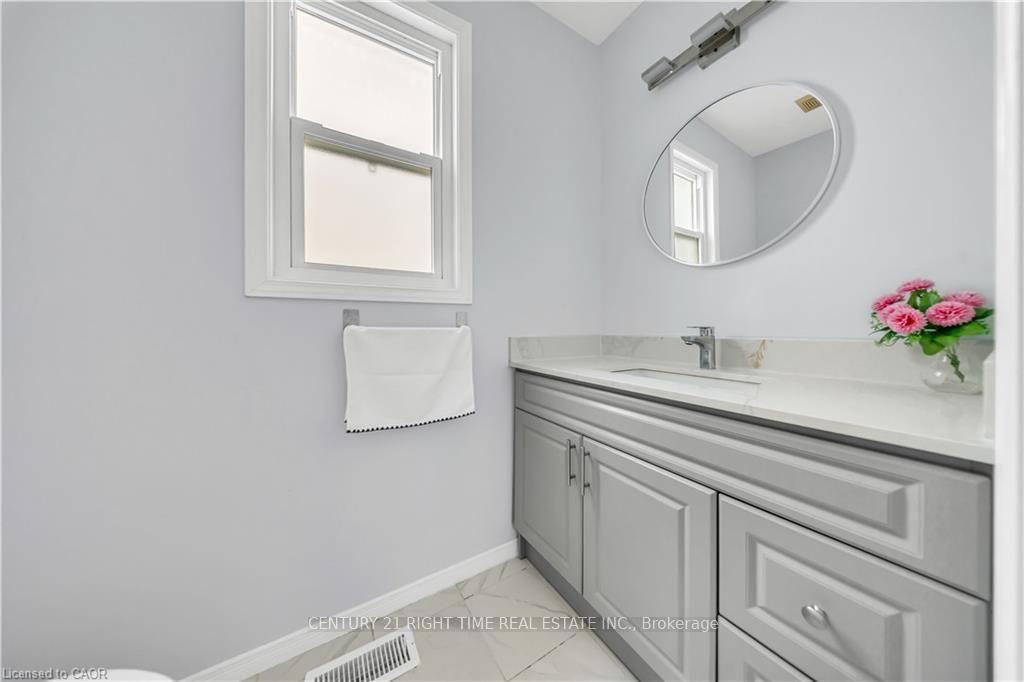 Photo 18 of 425 Speckled Alder Street, Waterloo, Erbsville/Laurelwood — HOMEH