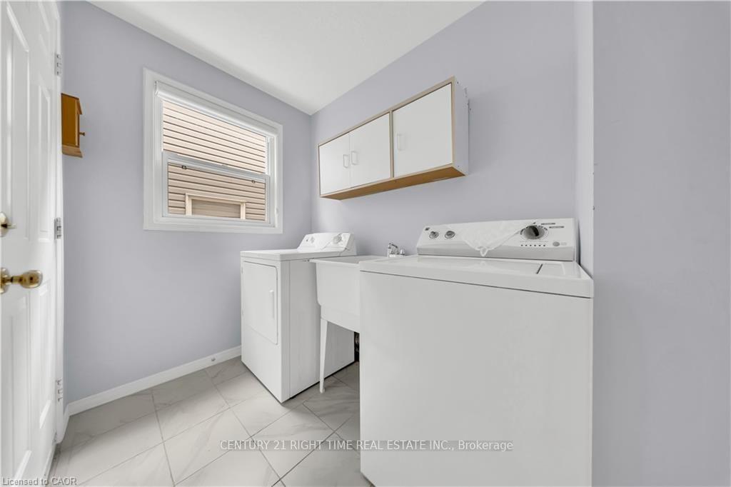 Photo 19 of 425 Speckled Alder Street, Waterloo, Erbsville/Laurelwood — HOMEH